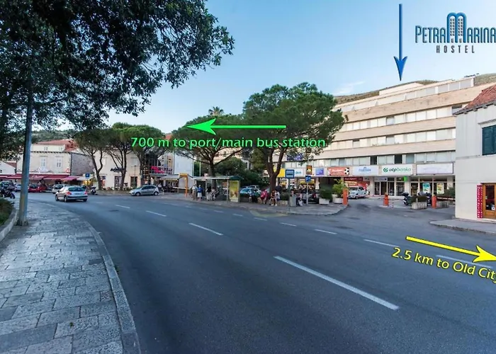 Petra Marina Хостел